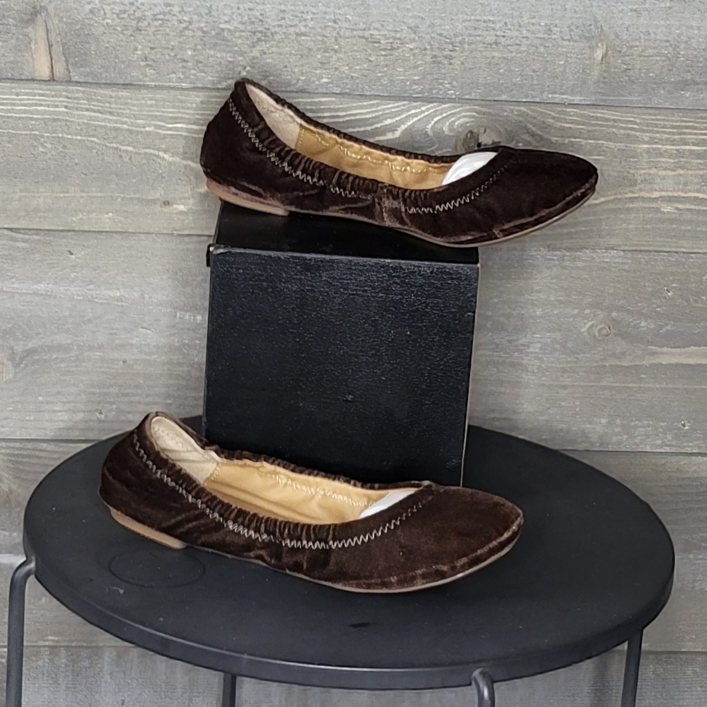 BNIB Lucky Brand LK Emmie Chocolate Smart Velvet Ballerina Flats